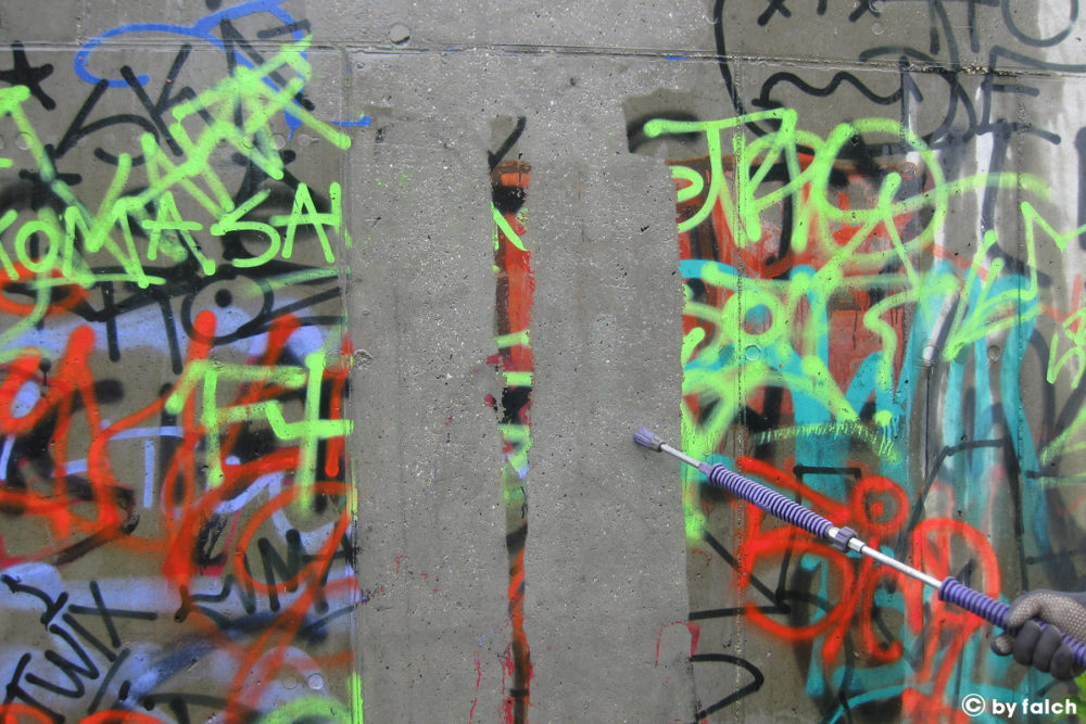 jak usunąć graffiti z tynku?